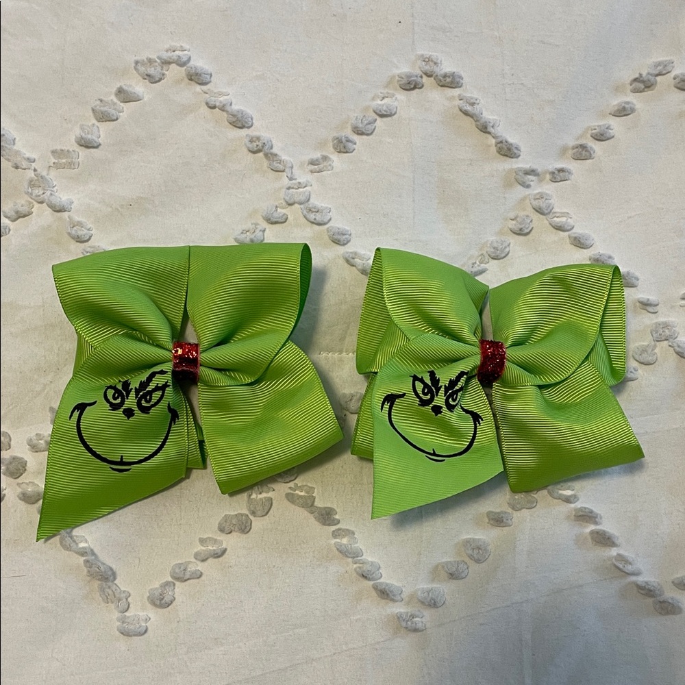 Green Grinch Bow Hair Clips with Grinch Design set of two new
